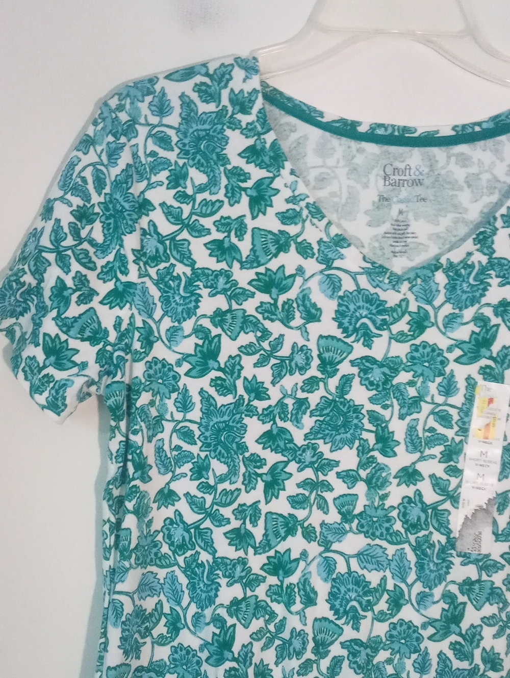 Croft & barrow Teal Floral V-Neck Short Sleeve Top Medium NWT - Picture 2 of 3